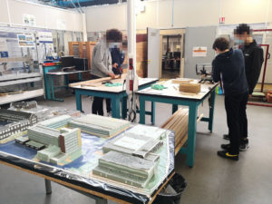 Design : construction d'une structure animale en bois